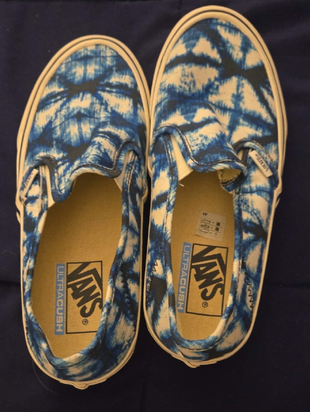 Vans Mens Slip-On Sneakers in Blue and Cream Tie-Dye No Tag